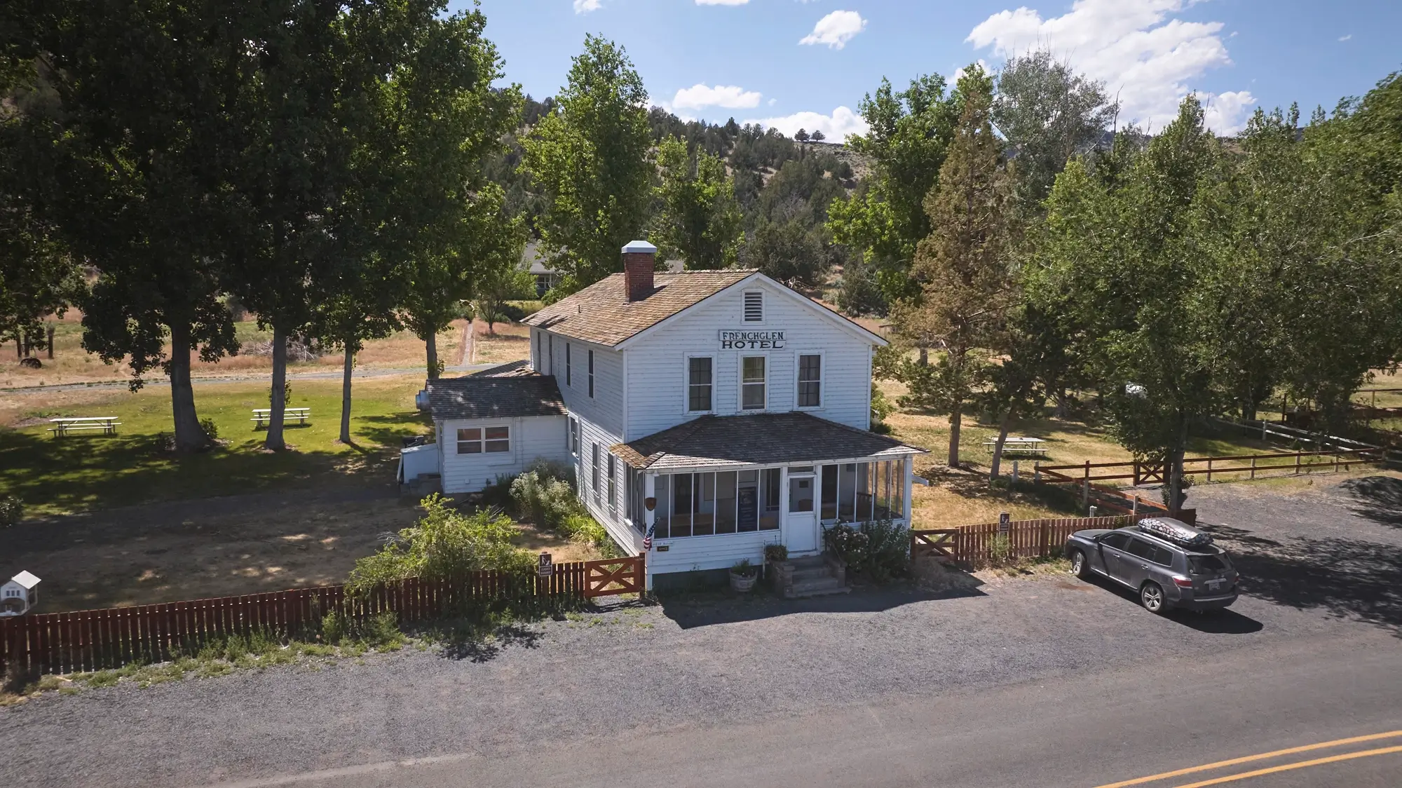 Frenglen Hotel & Drover's Inn