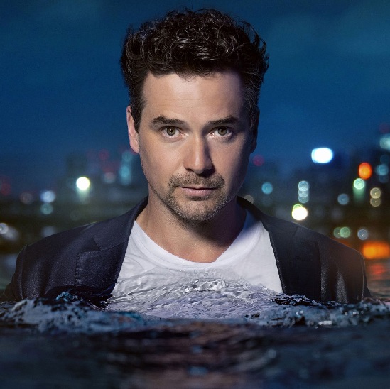Michael Kaeshammer emerged in water