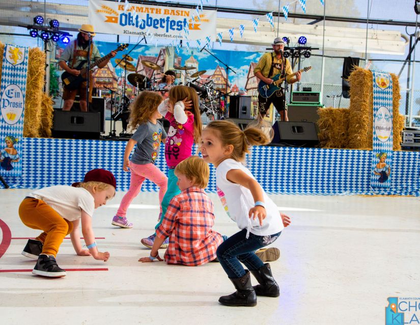 Kids dancing at Oktoberfest
